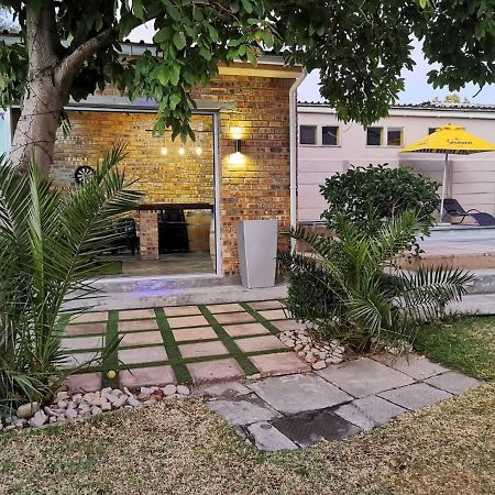 Cammy'S Guesthouse Kuils River Bagian luar foto