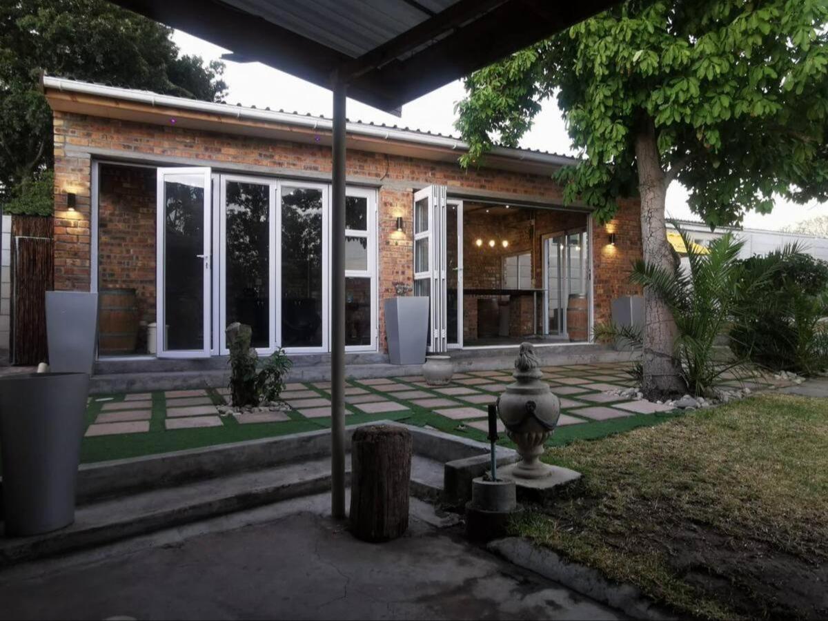 Cammy'S Guesthouse Kuils River Bagian luar foto